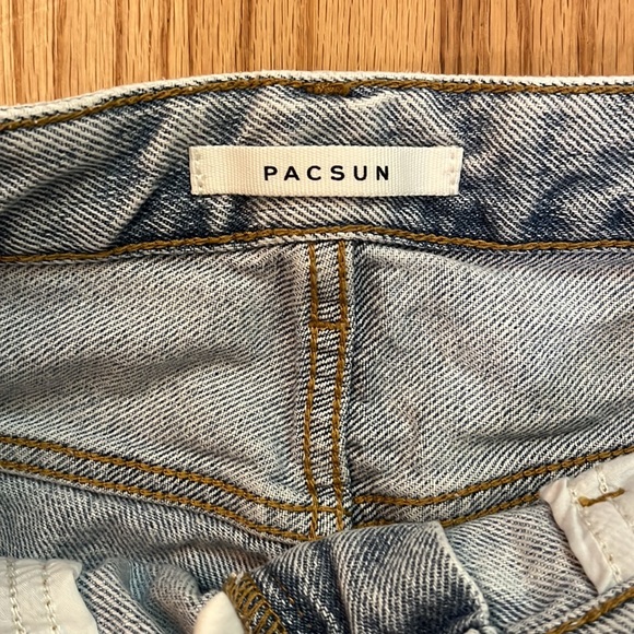 Pacsun 90’s Boyfriend Jeans - Picture 2 of 5